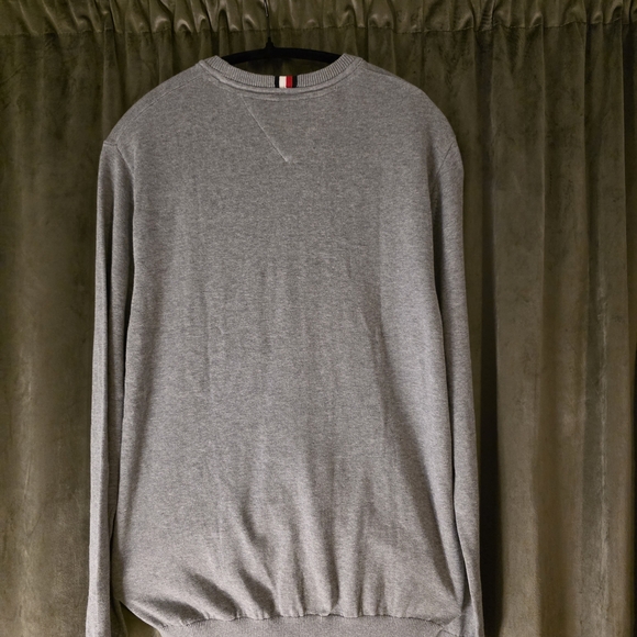 Tommy Hilfiger Men's Gray Crewneck Sweater - Picture 3 of 4